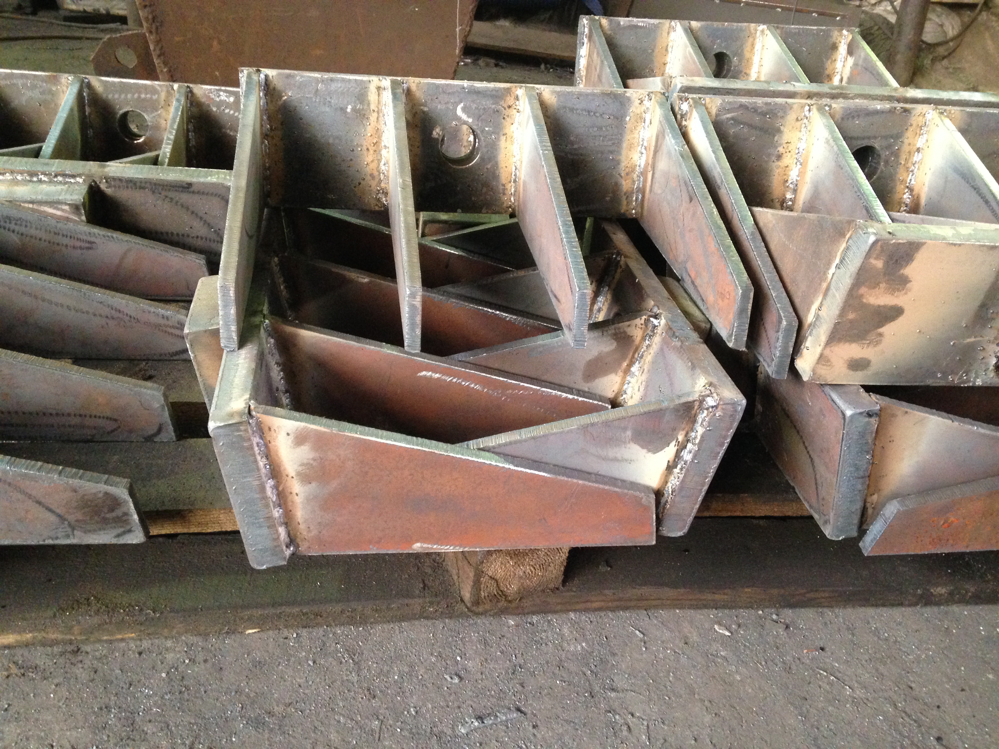 Закладные детали Д-7